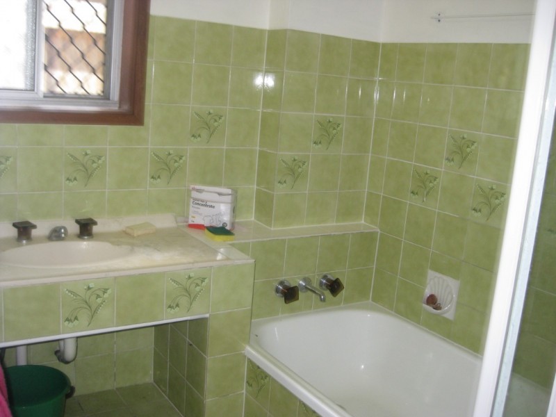 104 KUMBARI AVENUE, Labrador QLD 4215