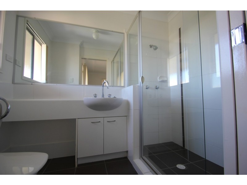6- 32 University Drive, Meadowbrook QLD 4131