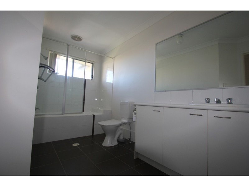 6- 32 University Drive, Meadowbrook QLD 4131