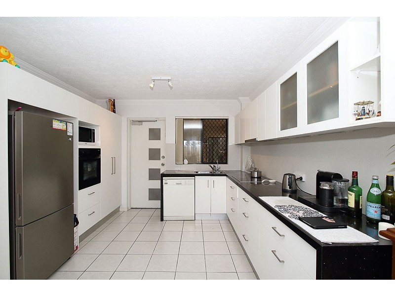 15 Dansie Street, Greenslopes QLD 4120