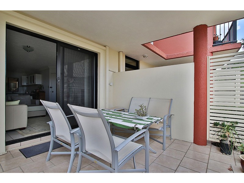 15 Dansie Street, Greenslopes QLD 4120