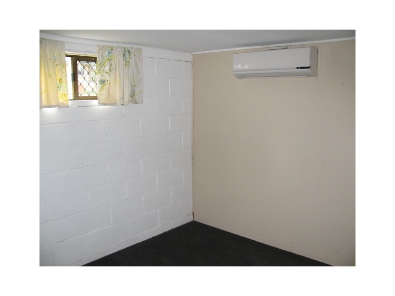 18 Dumbarton Drive, Kenmore QLD 4069