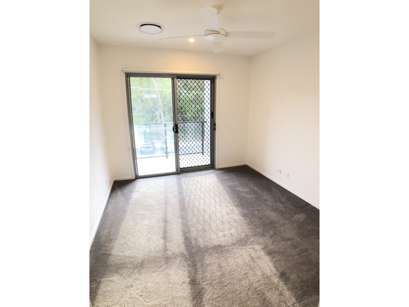 2 / 421 Trouts Road, Chermside QLD 4032