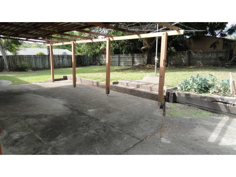 15 Wyclif Avenue, Springwood QLD 4127