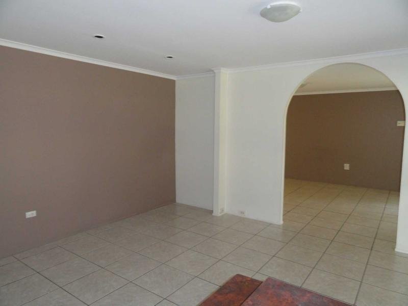 15 Wyclif Avenue, Springwood QLD 4127