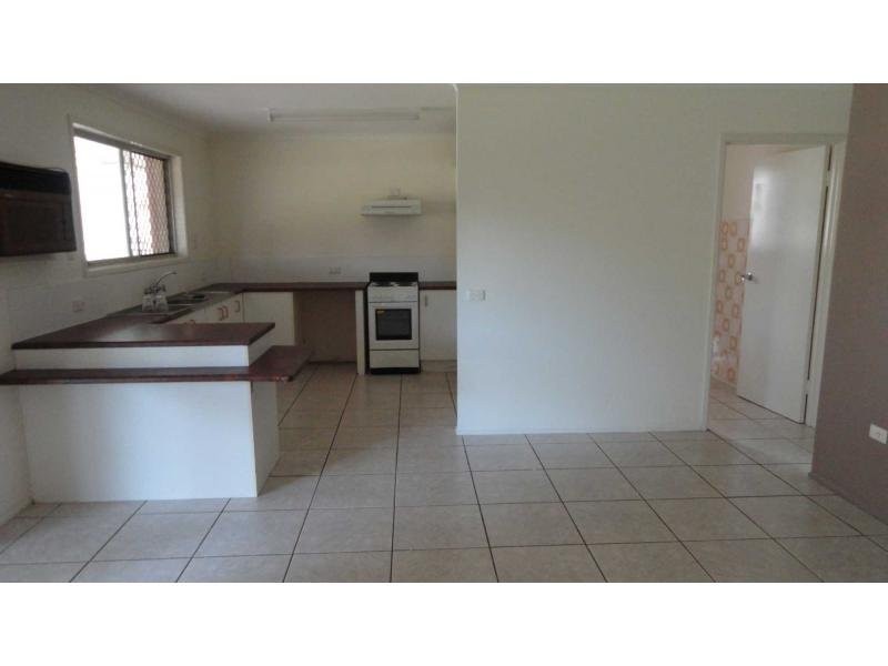 15 Wyclif Avenue, Springwood QLD 4127