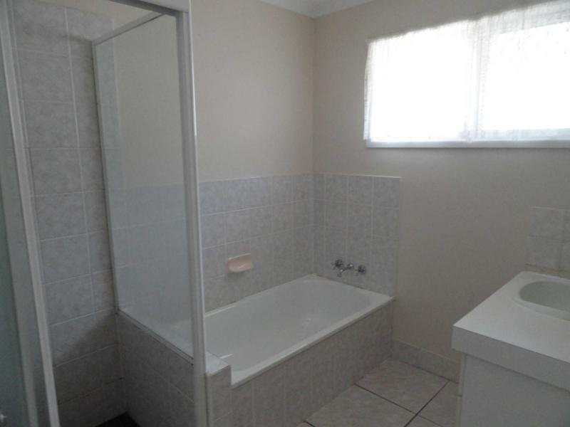 15 Wyclif Avenue, Springwood QLD 4127