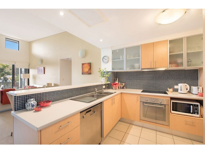 38 Brougham St, Fairfield QLD 4103