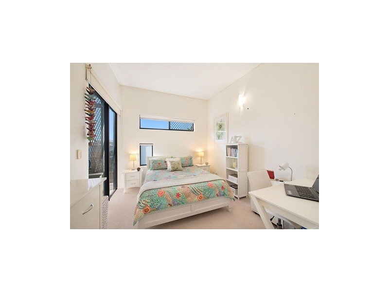 38 Brougham St, Fairfield QLD 4103