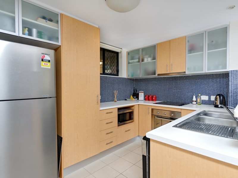 38 Brougham St, Fairfield QLD 4103