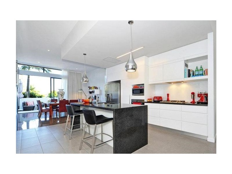 1103/1 Sunset Avenue, Paradise Point QLD 4216