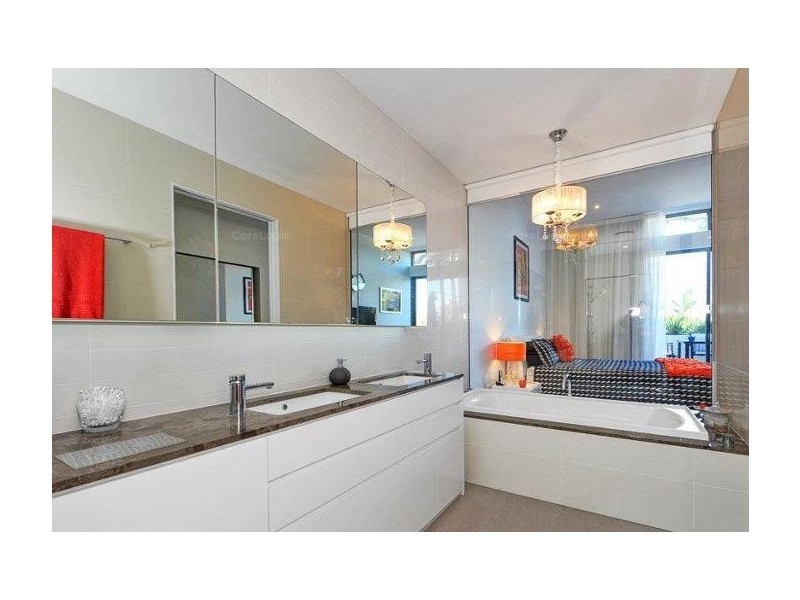 1103/1 Sunset Avenue, Paradise Point QLD 4216