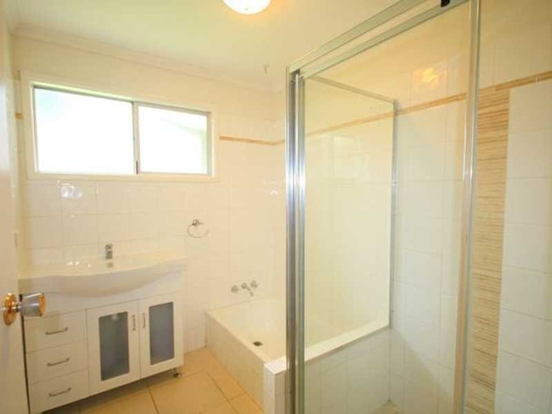 12 Hawkins, Springwood QLD 4127