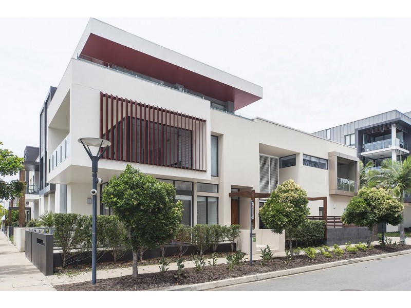 22 RIVER VISTA WAY, Paradise Point QLD 4216