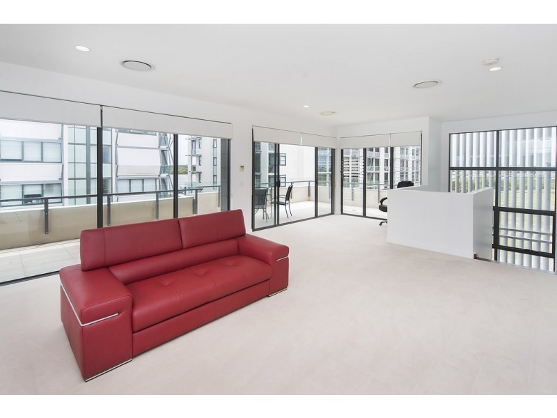 22 RIVER VISTA WAY, Paradise Point QLD 4216