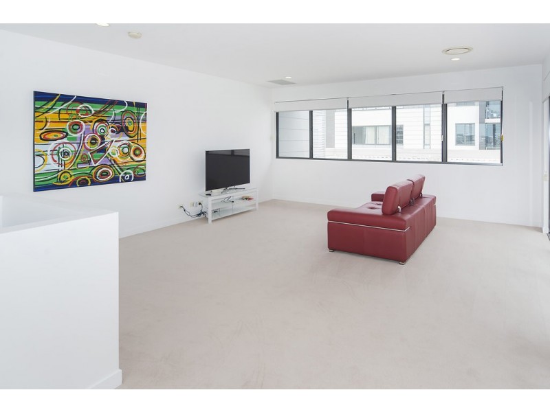 22 RIVER VISTA WAY, Paradise Point QLD 4216