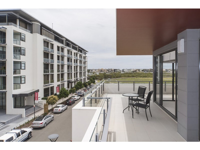 22 RIVER VISTA WAY, Paradise Point QLD 4216