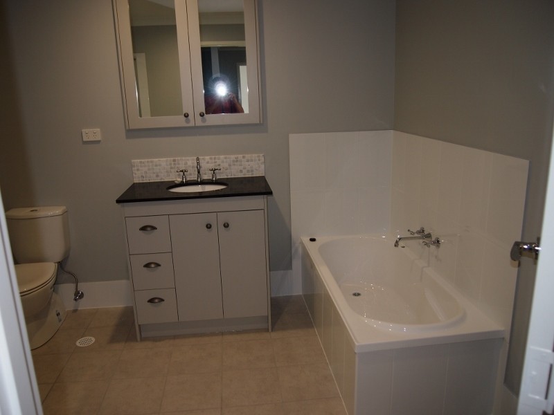 2/6 Mint Crescent, Griffin QLD 4503