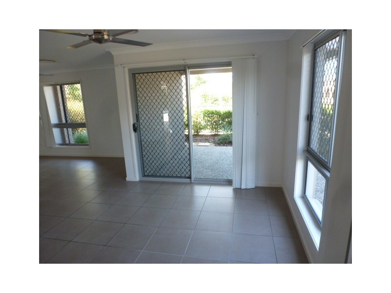 86 Carselgrove Ave, Fitzgibbon QLD 4018