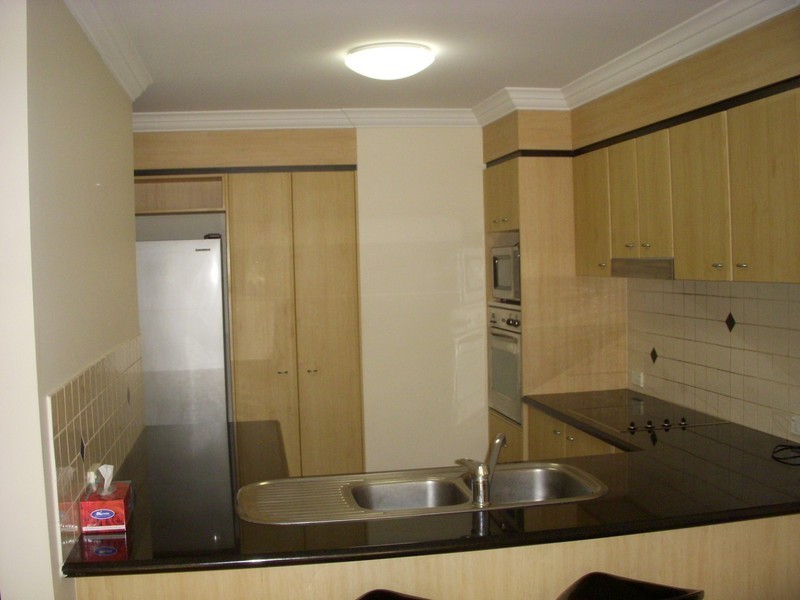 17/82-86 Limetree Parade, Runaway Bay QLD 4216