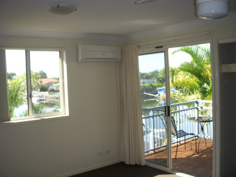 17/82-86 Limetree Parade, Runaway Bay QLD 4216