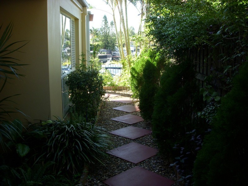 17/82-86 Limetree Parade, Runaway Bay QLD 4216