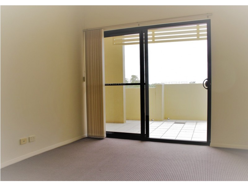 28 11 Grosvenor Road, Indooroopilly QLD 4068