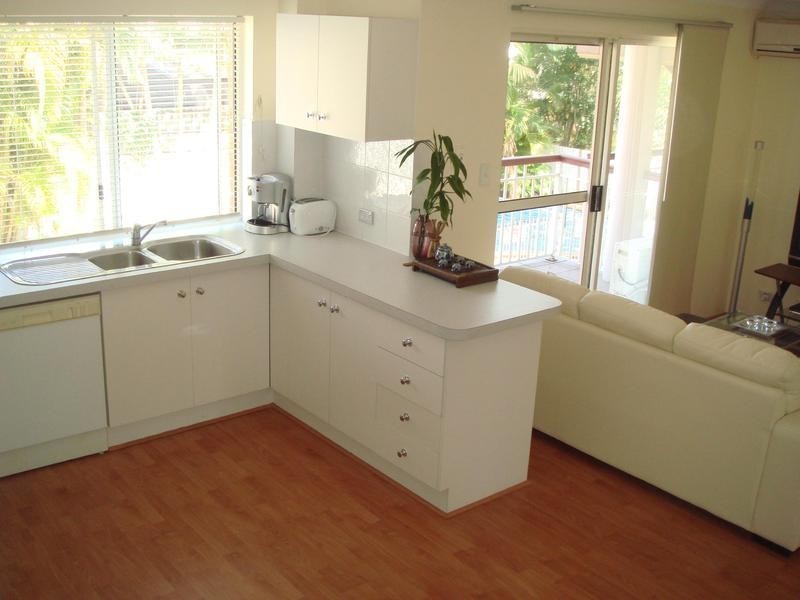 4/15 SMALLMAN STREET, Bulimba QLD 4171