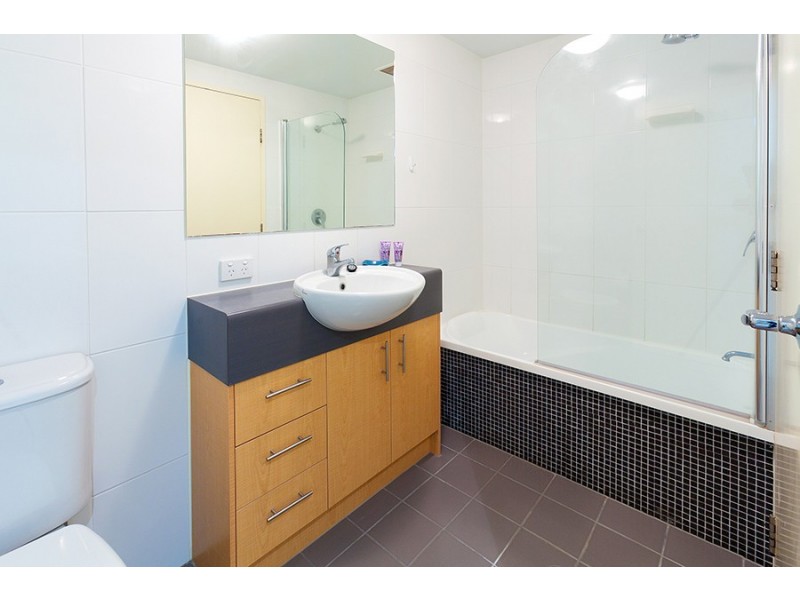 38 Brougham St, Fairfield QLD 4103