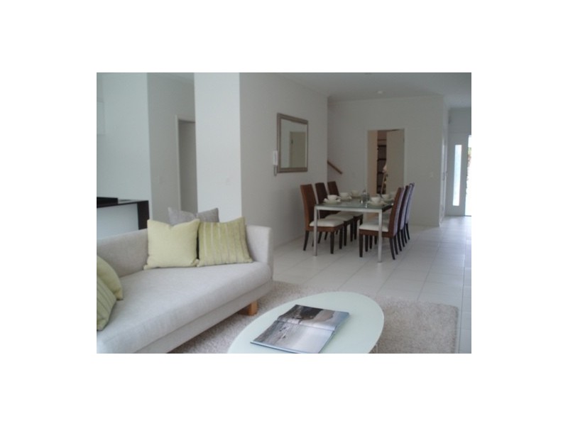 9/1 Manacor Place, Coombabah QLD 4216