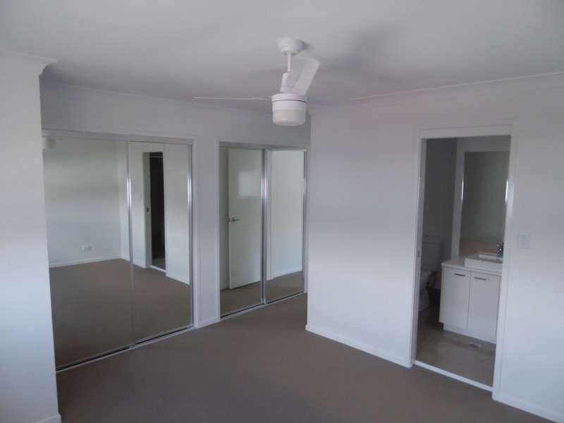 60 Grahams Rd, Strathpine QLD 4500