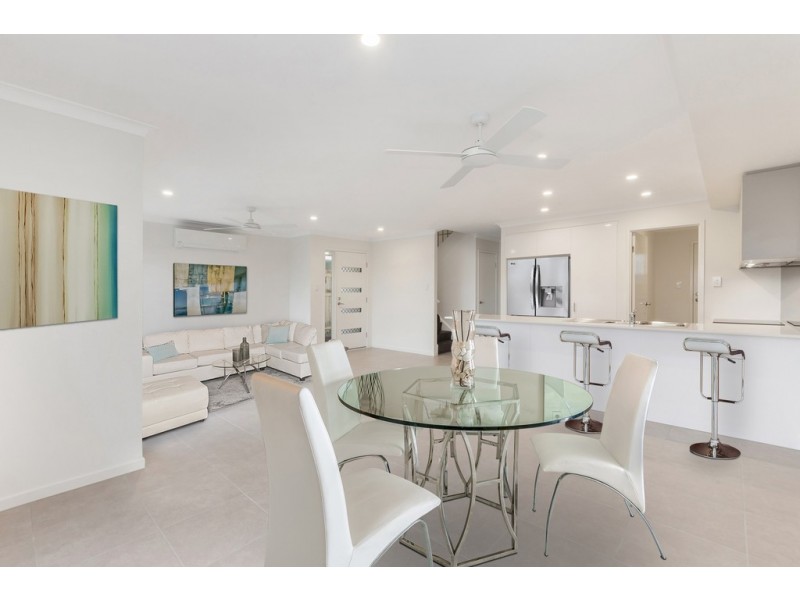 370 GAINSBOROUGH DRIVE, Pimpama QLD 4209