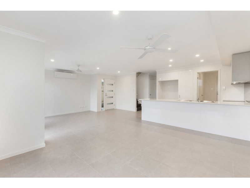 370 GAINSBOROUGH DRIVE, Pimpama QLD 4209
