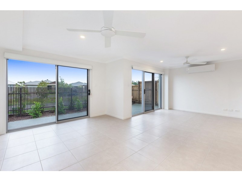370 GAINSBOROUGH DRIVE, Pimpama QLD 4209