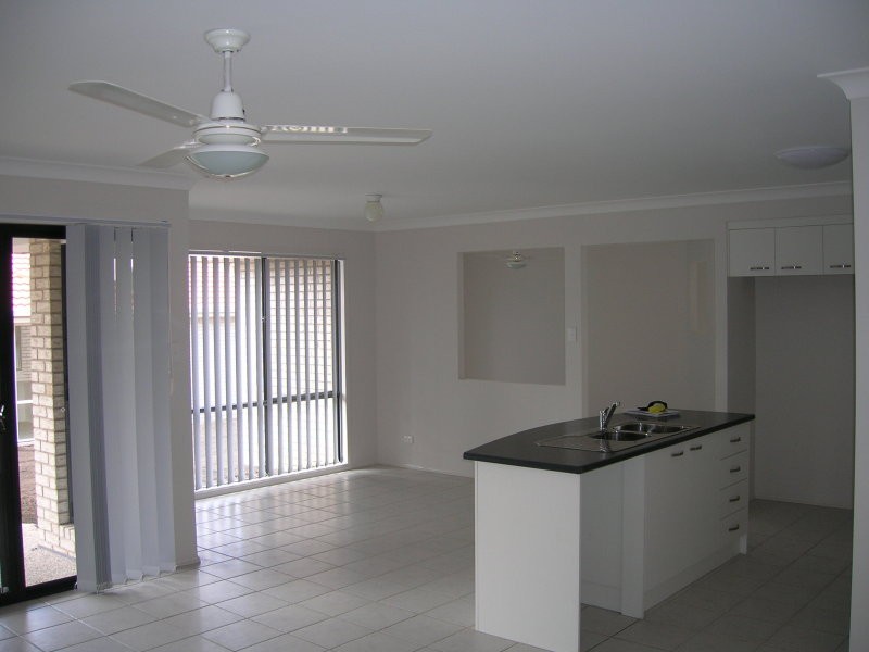 45 Aberdeen Cres, Kuraby QLD 4112