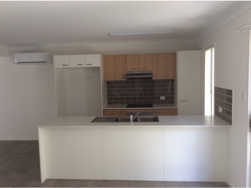 30 104A River Hills Road, Eagleby QLD 4207