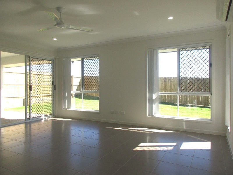 40 Lemongrass Circuit, Griffin QLD 4503