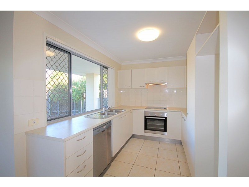 4/110 Lexey Crescent, Wakerley QLD 4154
