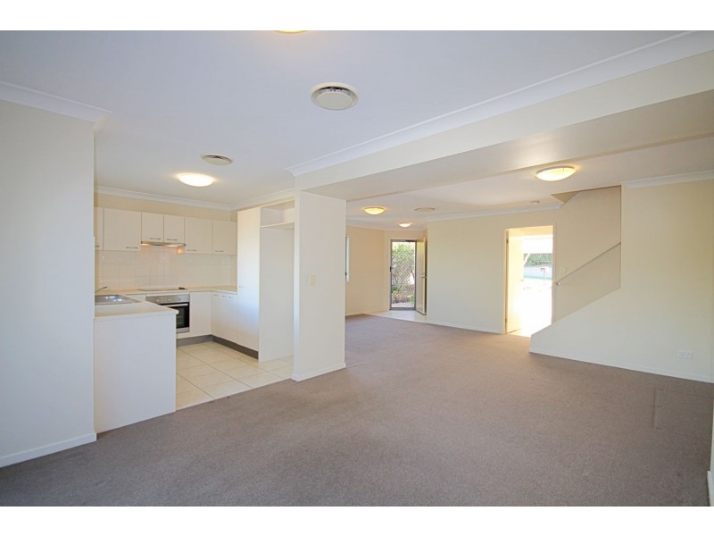 4/110 Lexey Crescent, Wakerley QLD 4154