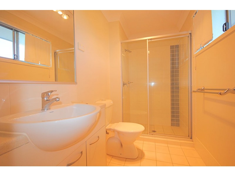 4/110 Lexey Crescent, Wakerley QLD 4154