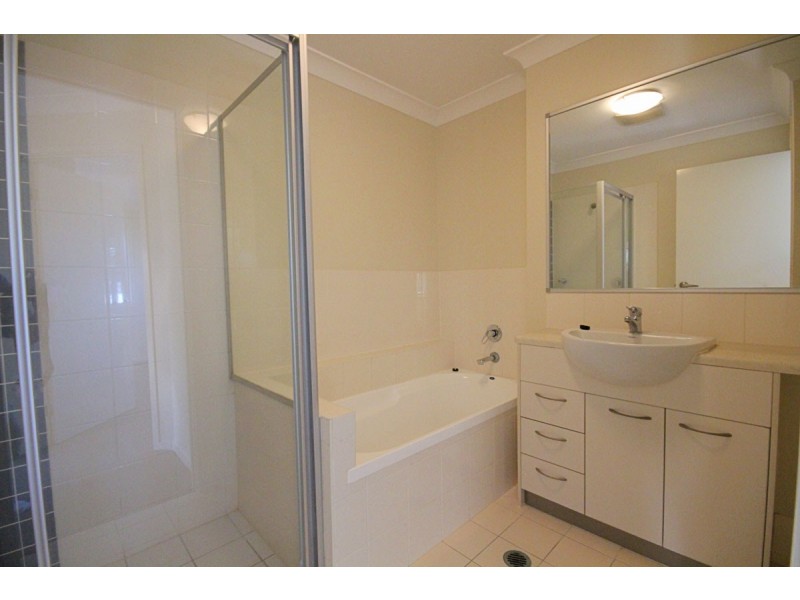 4/110 Lexey Crescent, Wakerley QLD 4154