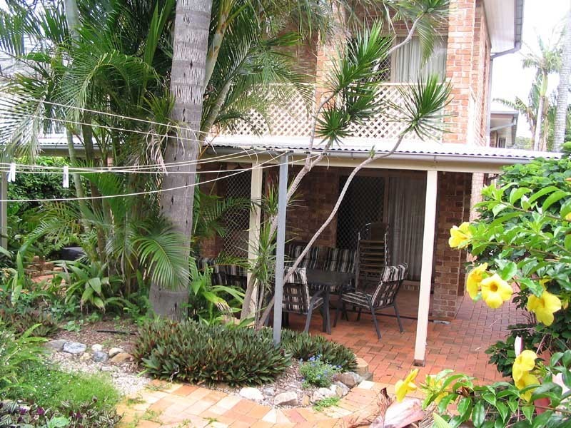 14 McLennan Street, Woody Point QLD 4019