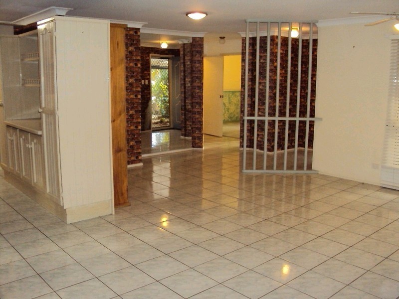 2 Colburn Crt, Boronia Heights QLD 4124