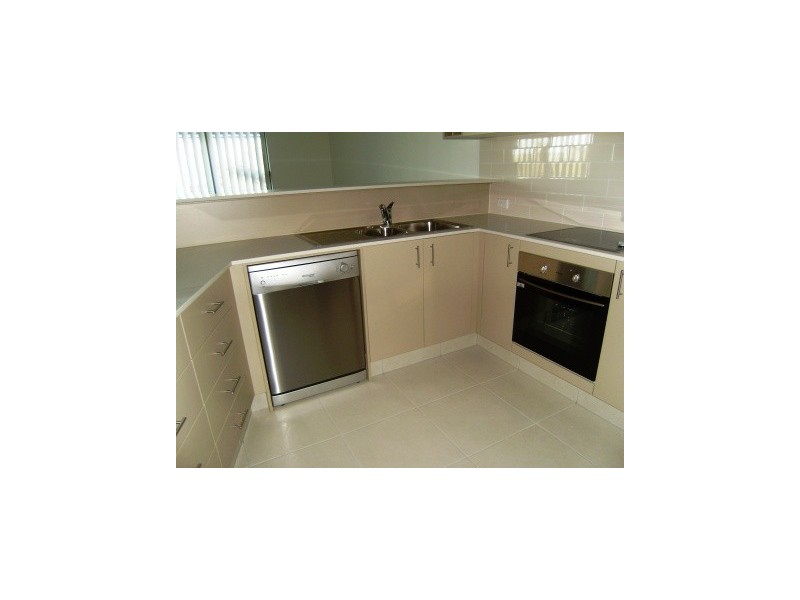 E06/2 Acacia Court, Robina QLD 4226