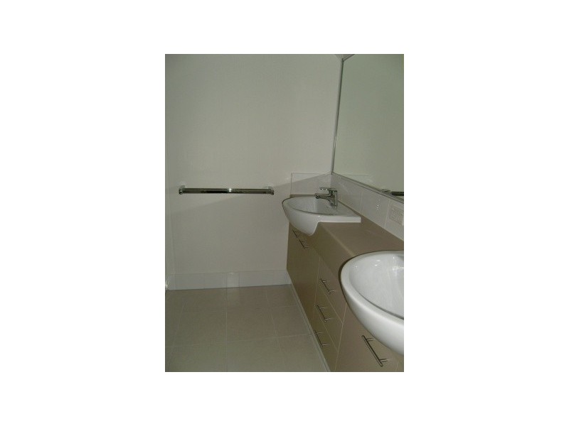 E06/2 Acacia Court, Robina QLD 4226