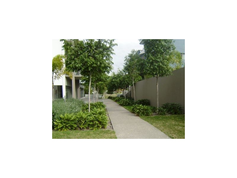 E06/2 Acacia Court, Robina QLD 4226