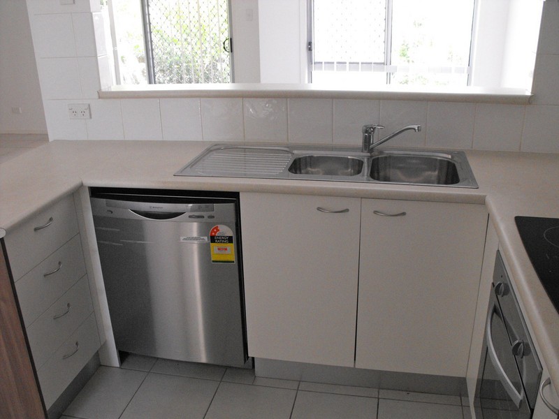 6 – 32 University Drive, Meadowbrook QLD 4131