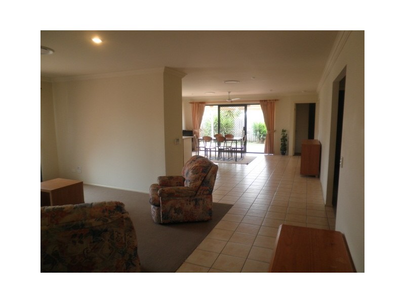 22 Holland Crescent, Wynnum QLD 4178