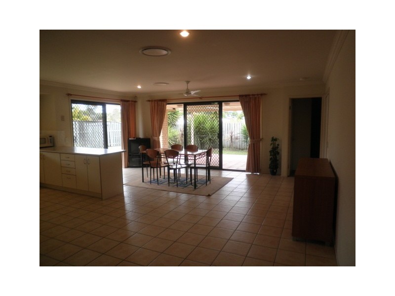 22 Holland Crescent, Wynnum QLD 4178