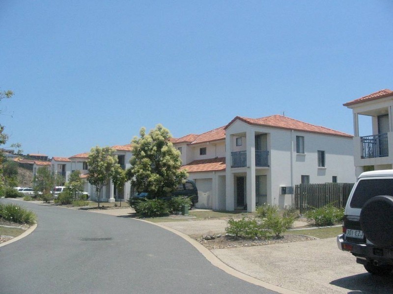 Pacific Pines QLD 4211